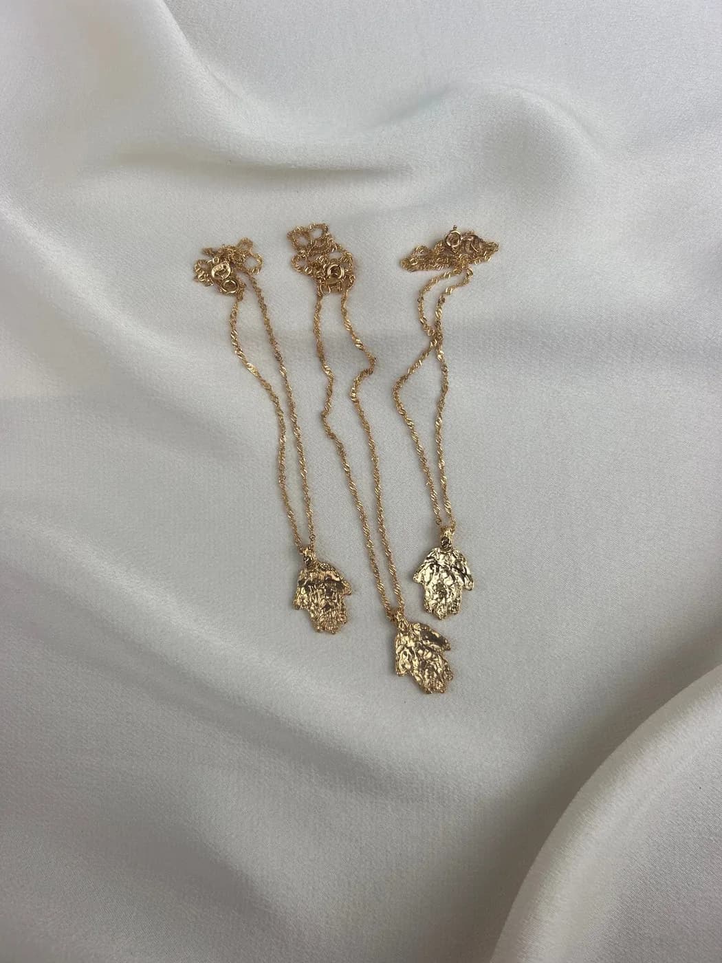 Hamsa necklace, שרשרת כסף 925 או ציפוי זהב – תמונה 3