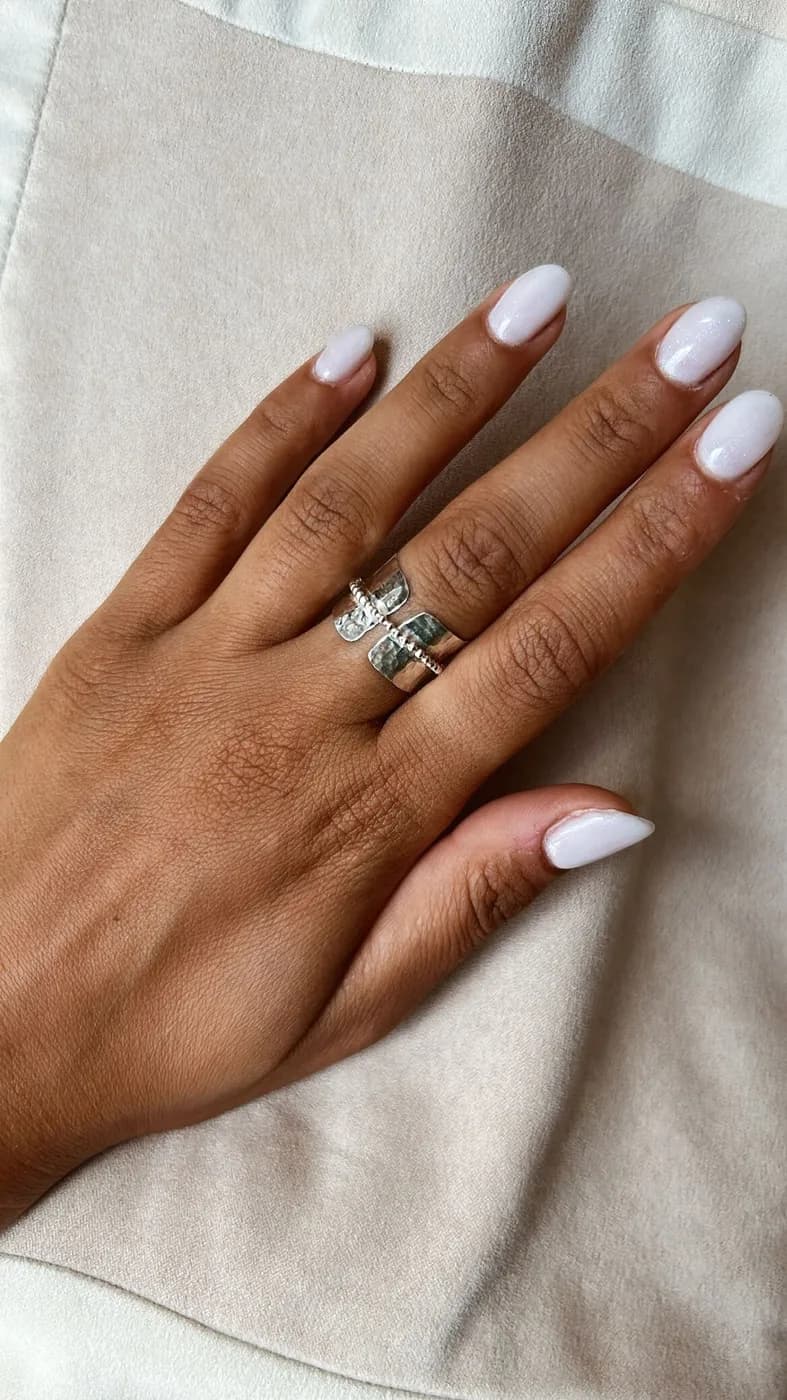 Niv Ring